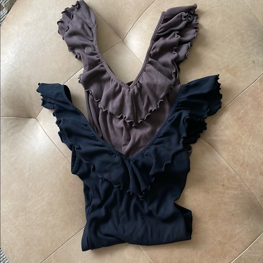 Aritzia Ruffled V-Neck Women Tops - Black and Brown
